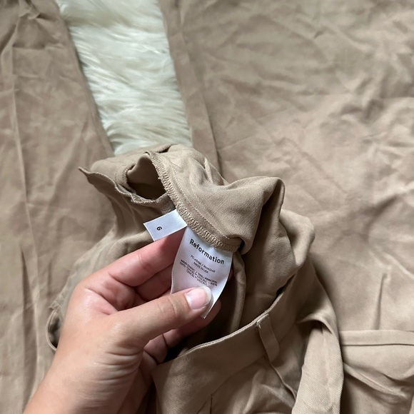 REFORMATION Mason Pant In Khaki - Picture 7 of 8